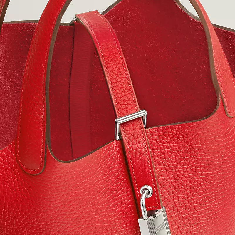 Raven Handbag in Pure Togo leather