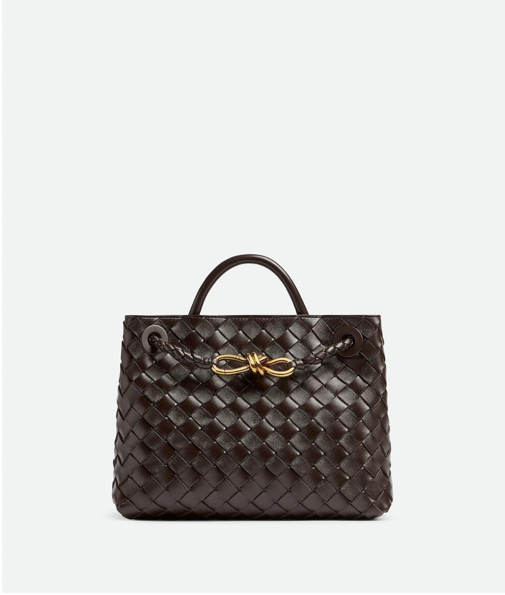 The Elora Shoulder Bag in Pure Leather Small Size