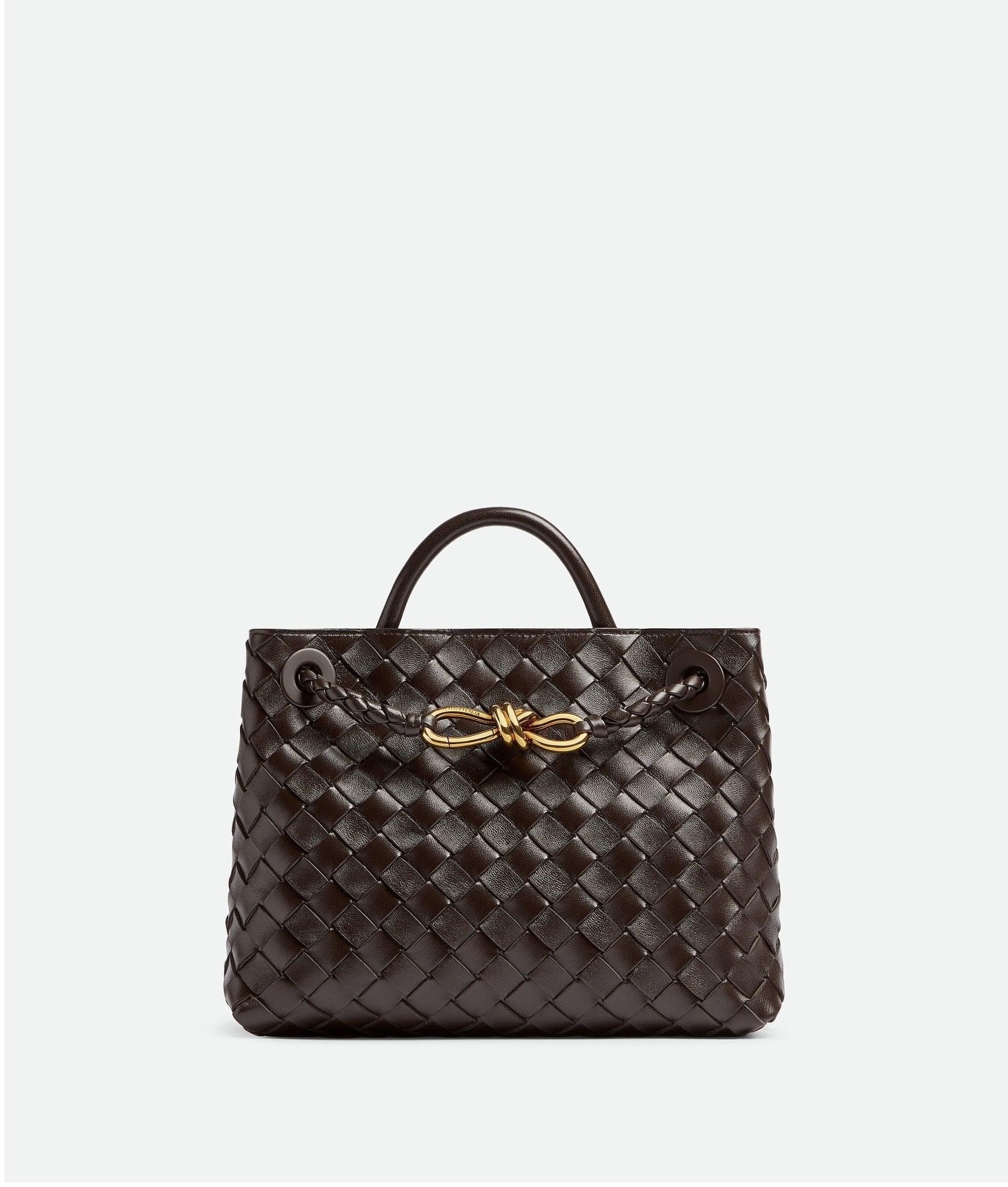 The Elora Shoulder Bag in Pure Leather Small Size