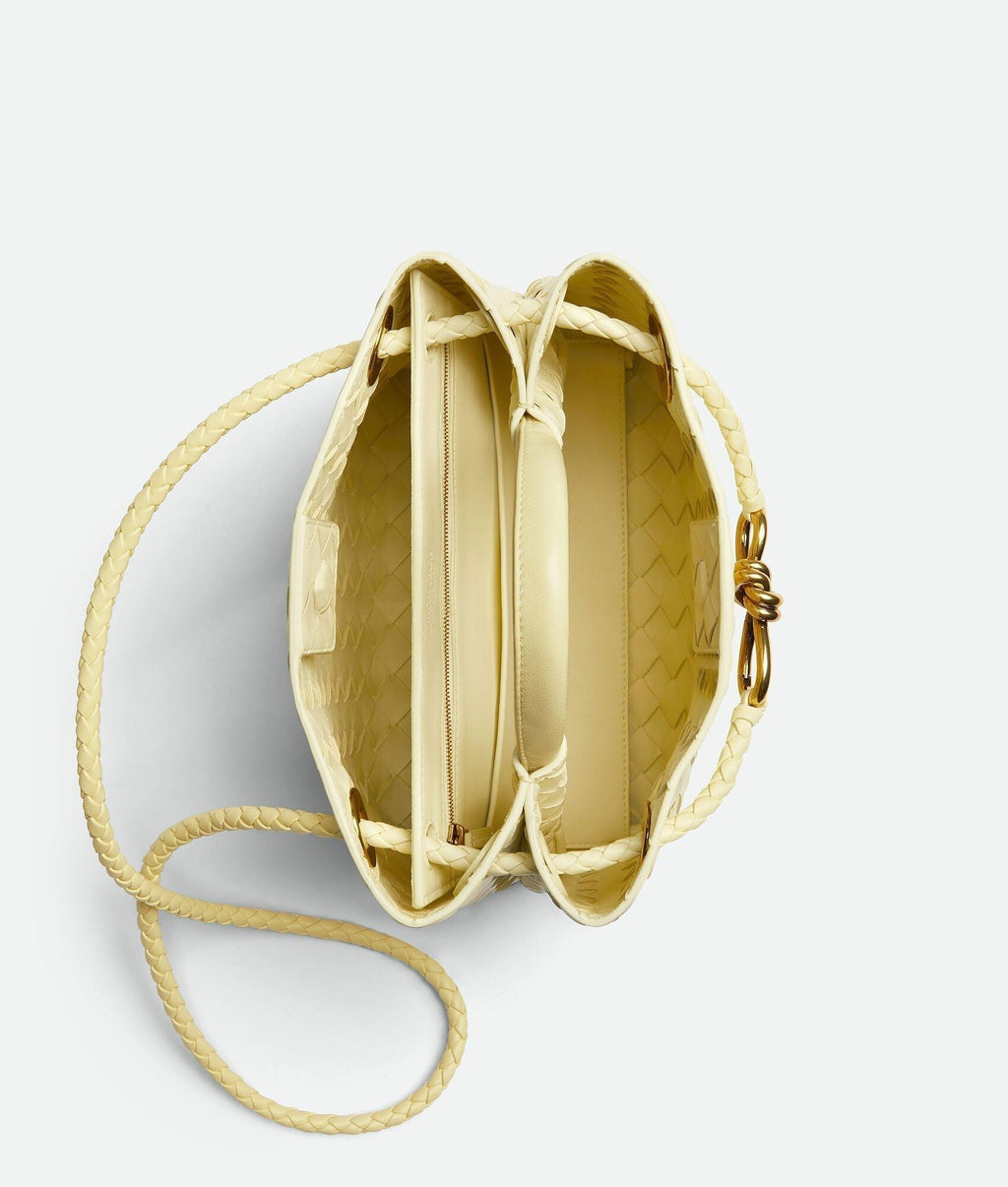 The Elora Shoulder Bag in Pure Leather