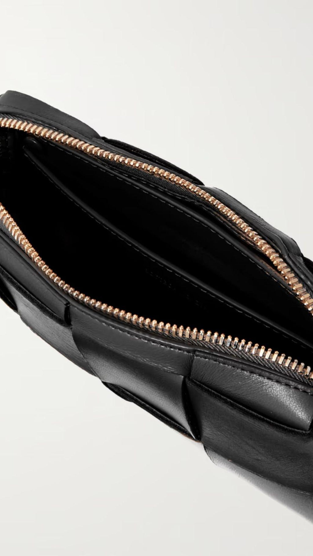 Viollleta Handbag in Pure Leather
