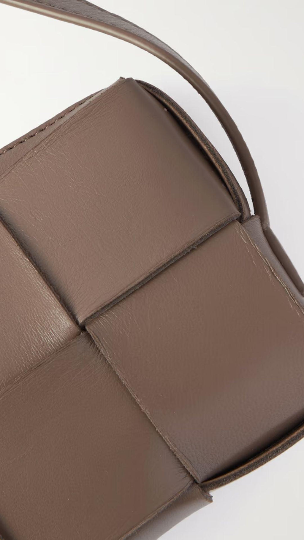 Viollleta Handbag in Pure Leather