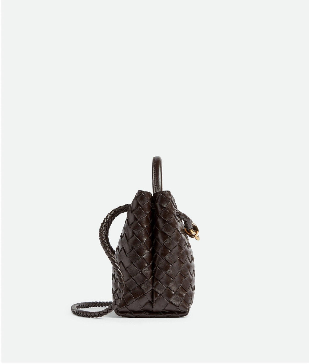 The Elora Shoulder Bag in Pure Leather Small Size