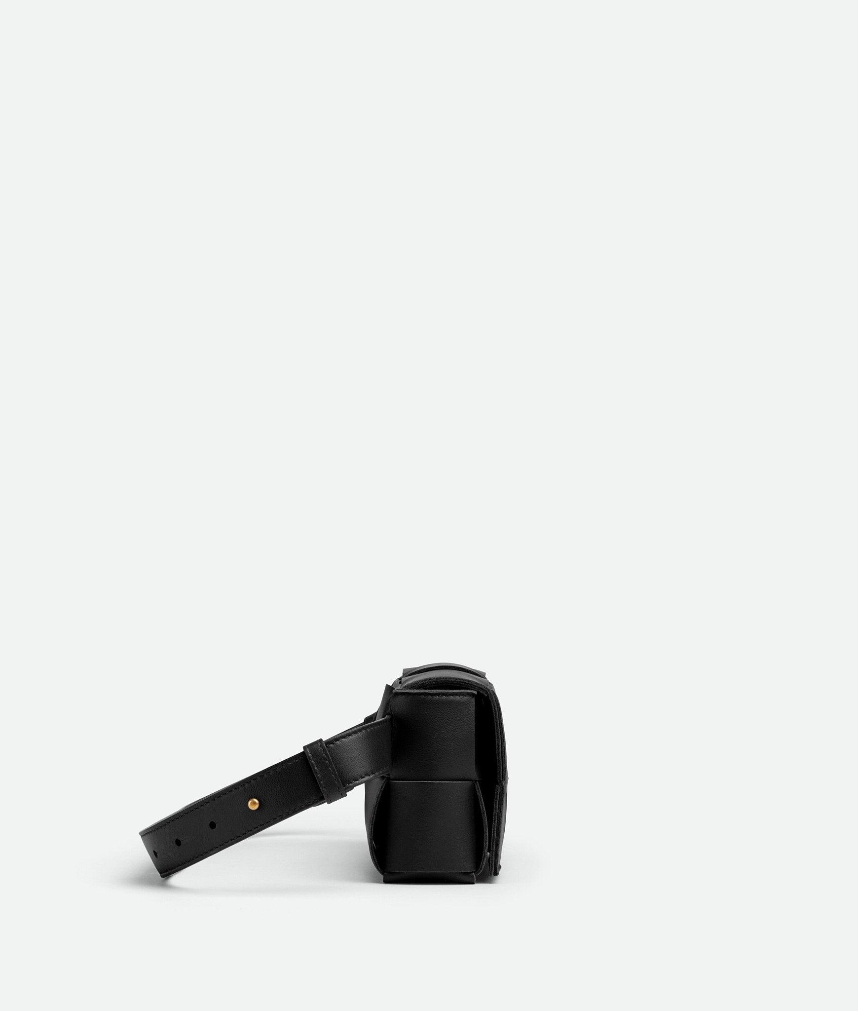 Viollleta Handbag in Pure Leather