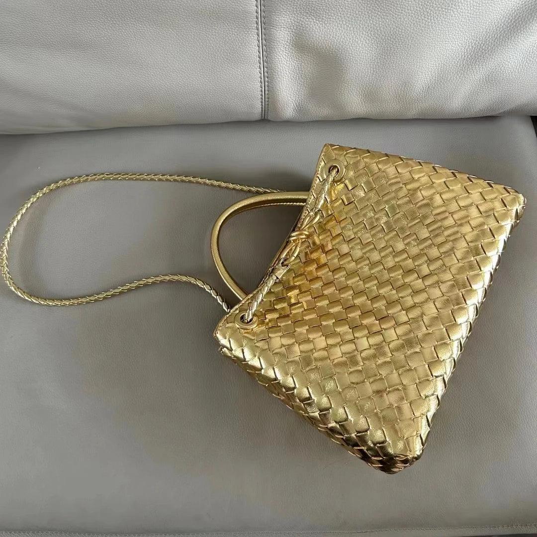 The Elora Shoulder Bag in Pure Leather