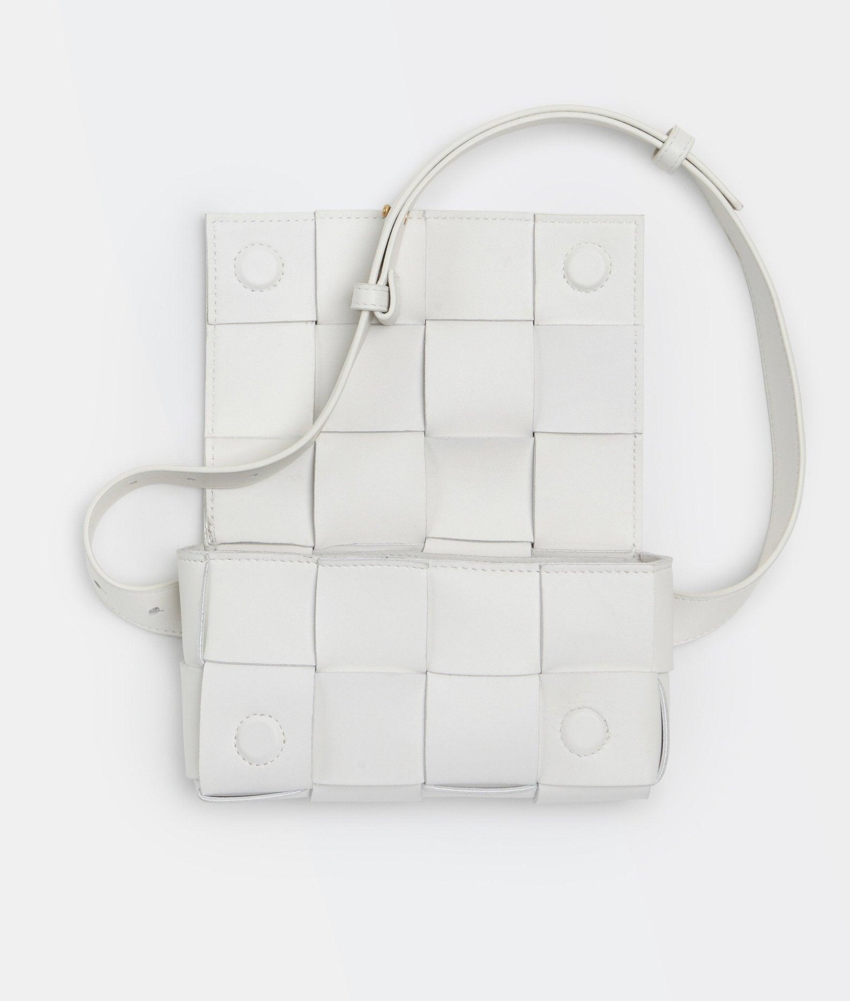 Viollleta Handbag in Pure Leather