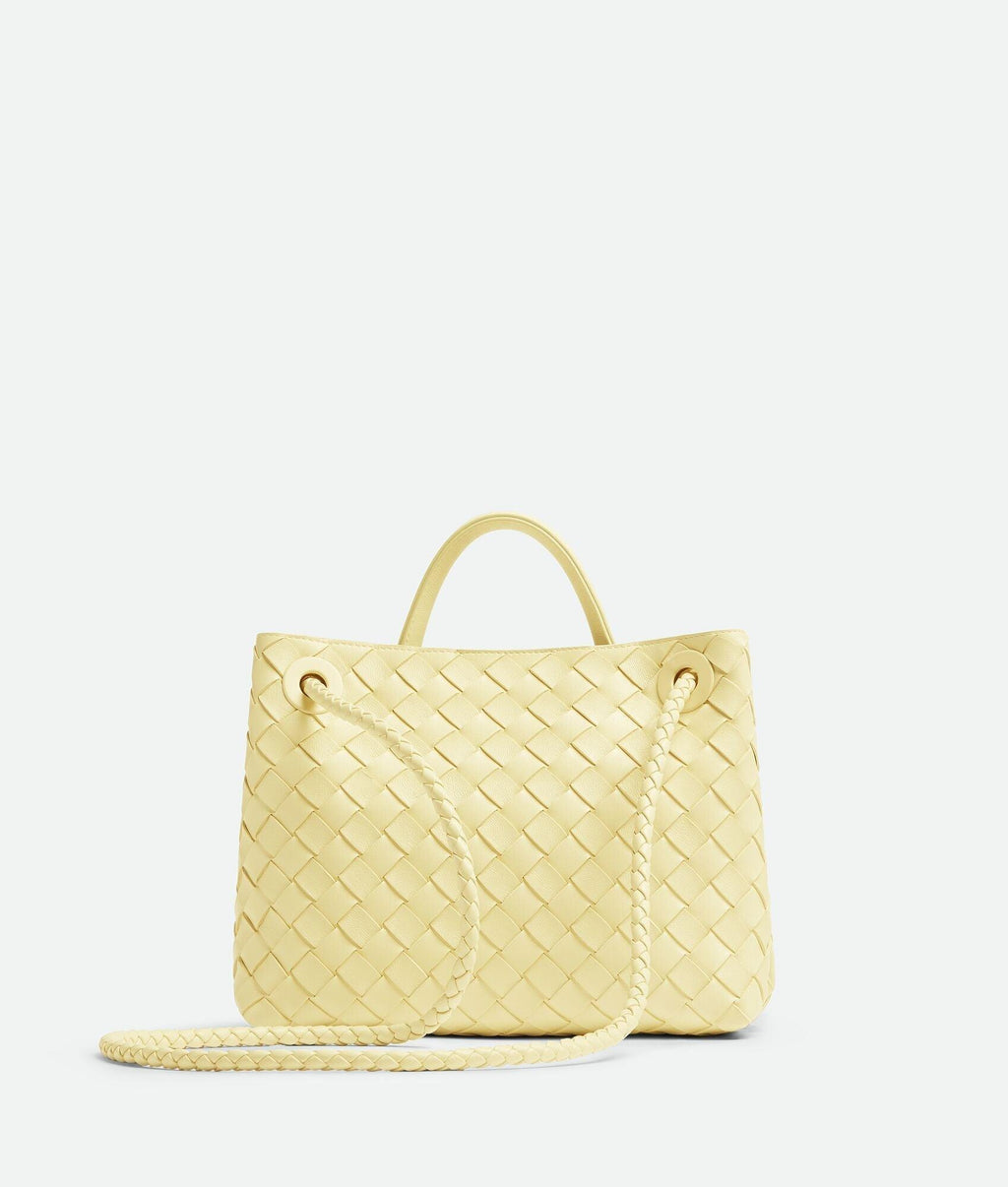 The Elora Shoulder Bag in Pure Leather